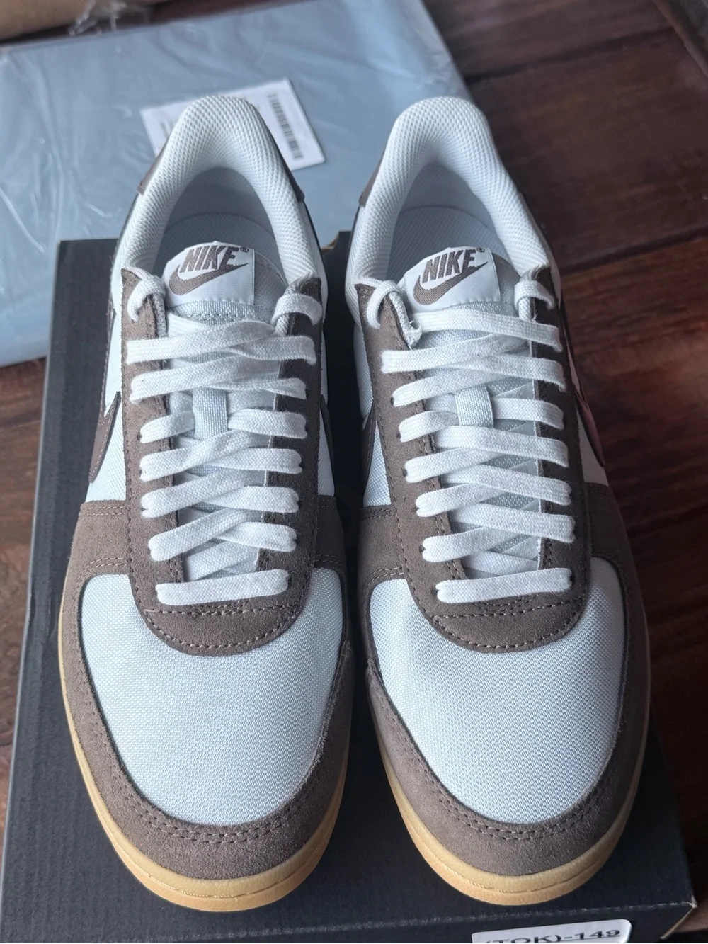 Nike low profile